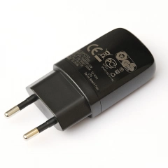 Carica Batteria AC - USB universale 2A (cod. CC-02)